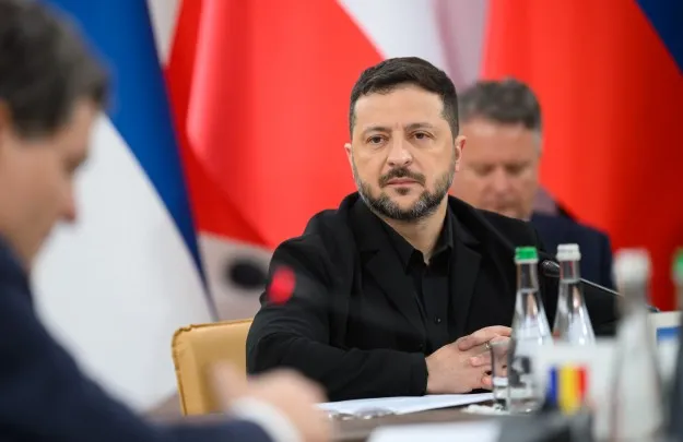 Зеленський повідомив про космічний дефіцит коштів в Україні