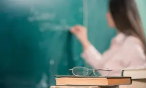 Буря у Львові зірвала графік руху поїздів