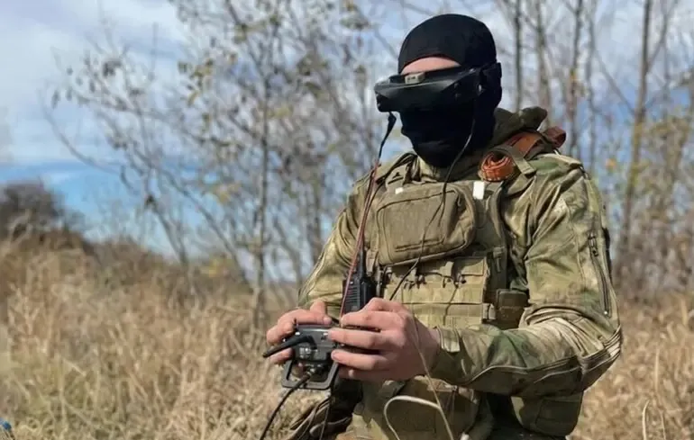 На оккупированных территориях РФ вербует школьников в подразделения беспилотников