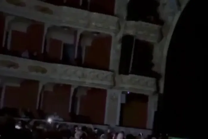 Video: The lights went out during a performance at the Franko Theater, and the audience broke into song