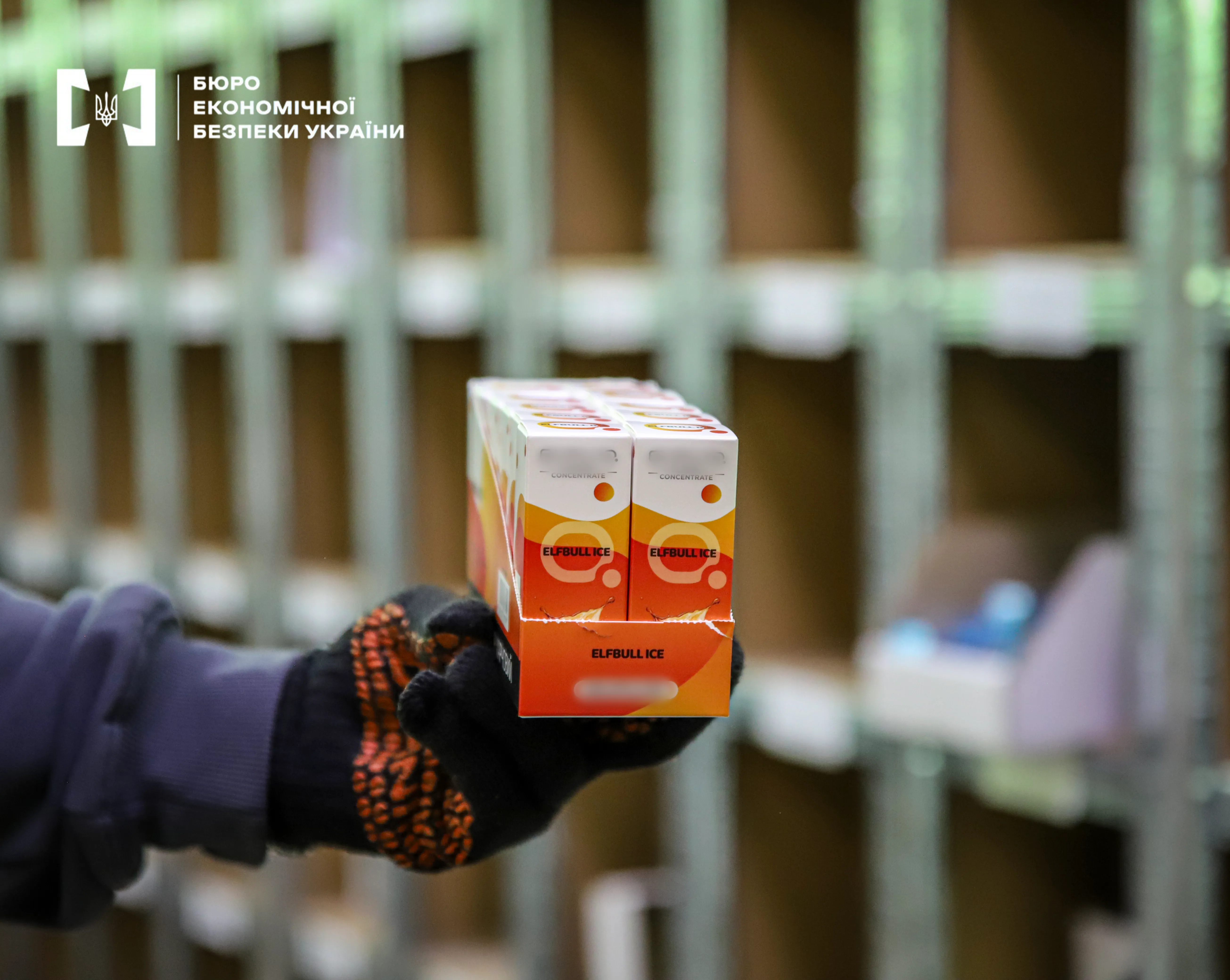 В Украине раскрыто нелегальное производство вейпов на десятки миллионов гривен