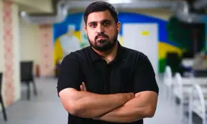 У столиці офіційно відкрили рух Подільсько-Воскресенським мостовим переходом, але не для всіх