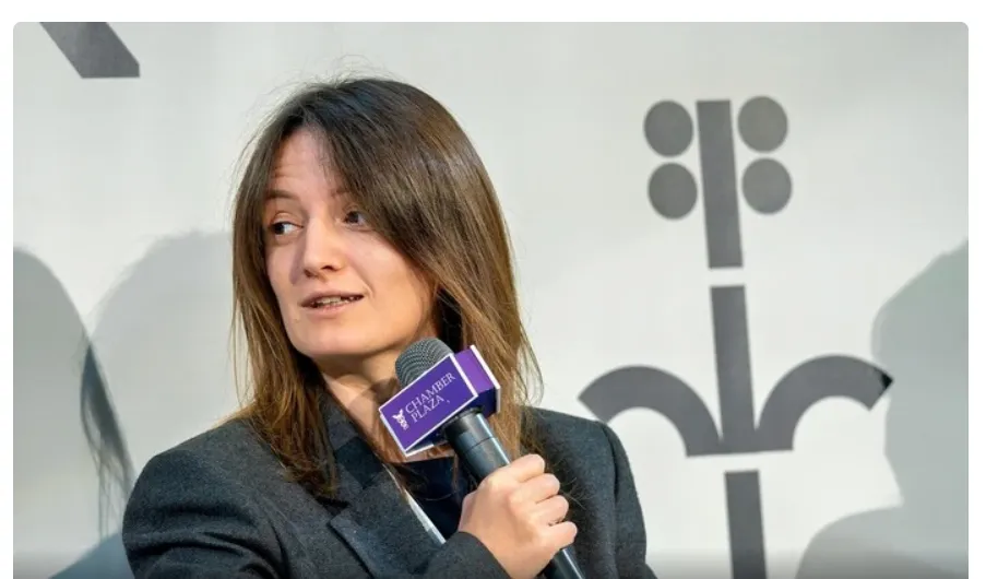 Ніцой обурена, що заступниця міністра освіти втекла від питань про мову