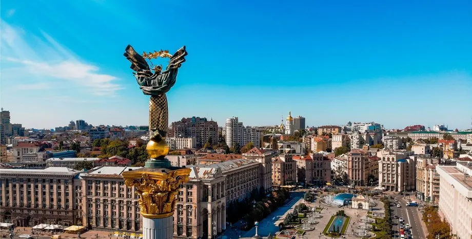 В Киеве перекрыли движение на нескольких улицах после ночной атаки