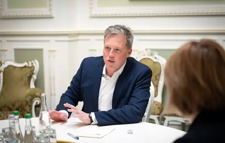 Зустріч спецпредставника США із послами країн НАТО у Києві виявилася «похмурою», — The Guardian