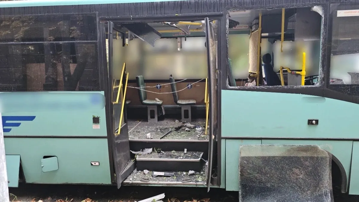 Video: Russian drone attacks a minibus in Kherson