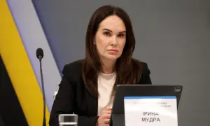 Полиция обнародовала новые подробности о девушке, стрелявшей в учителей из арбалета
