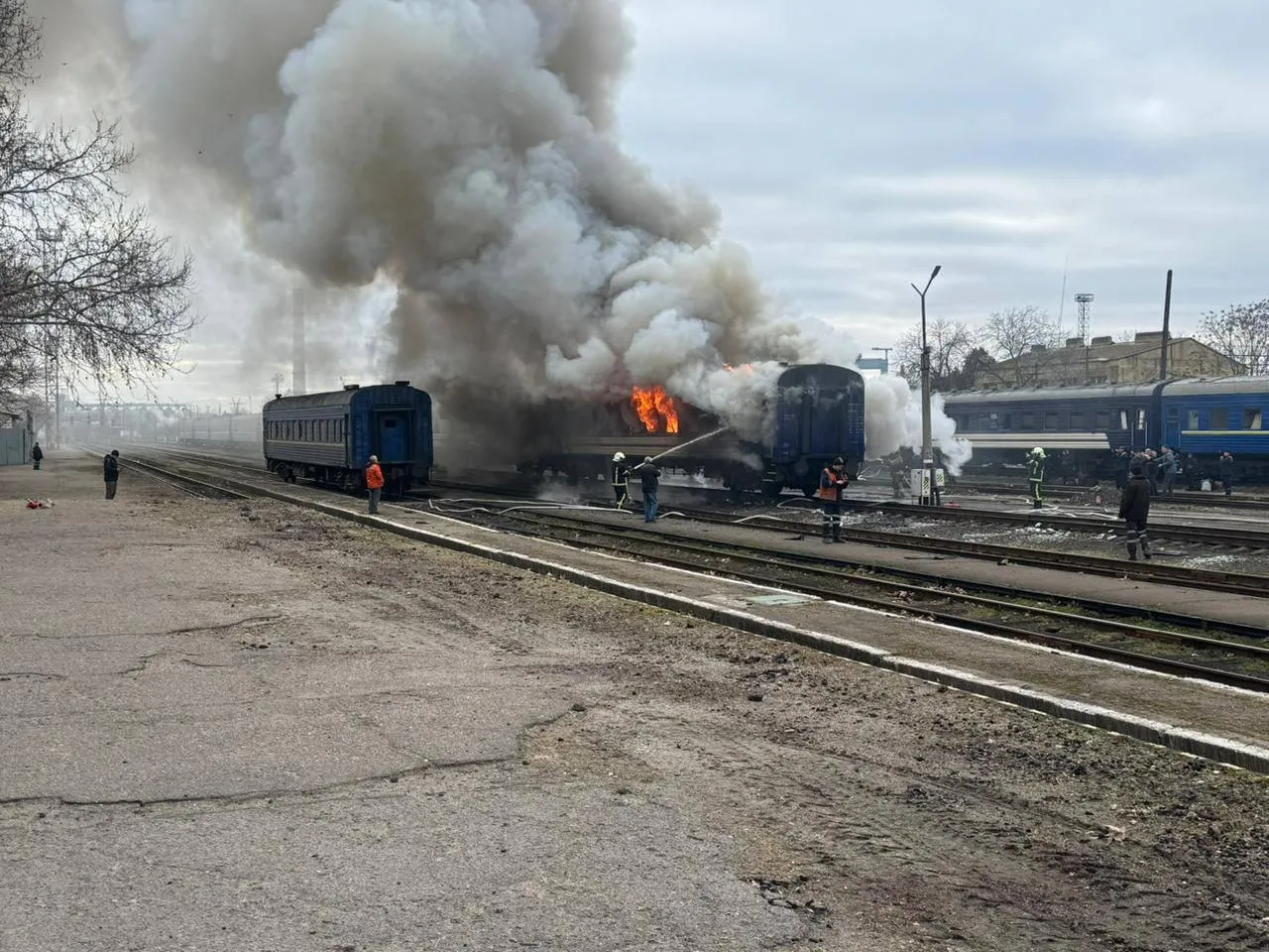 На Миколаївщині РФ атакувала дроном приміський поїзд
