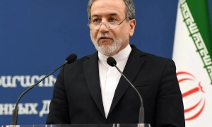 Британський міністр подав у відставку, запізнившись на звіт до парламенту