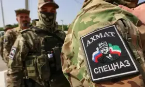 В Москве в результате атаки дронов повреждены многоэтажный дом и склад Wildberries, есть раненые