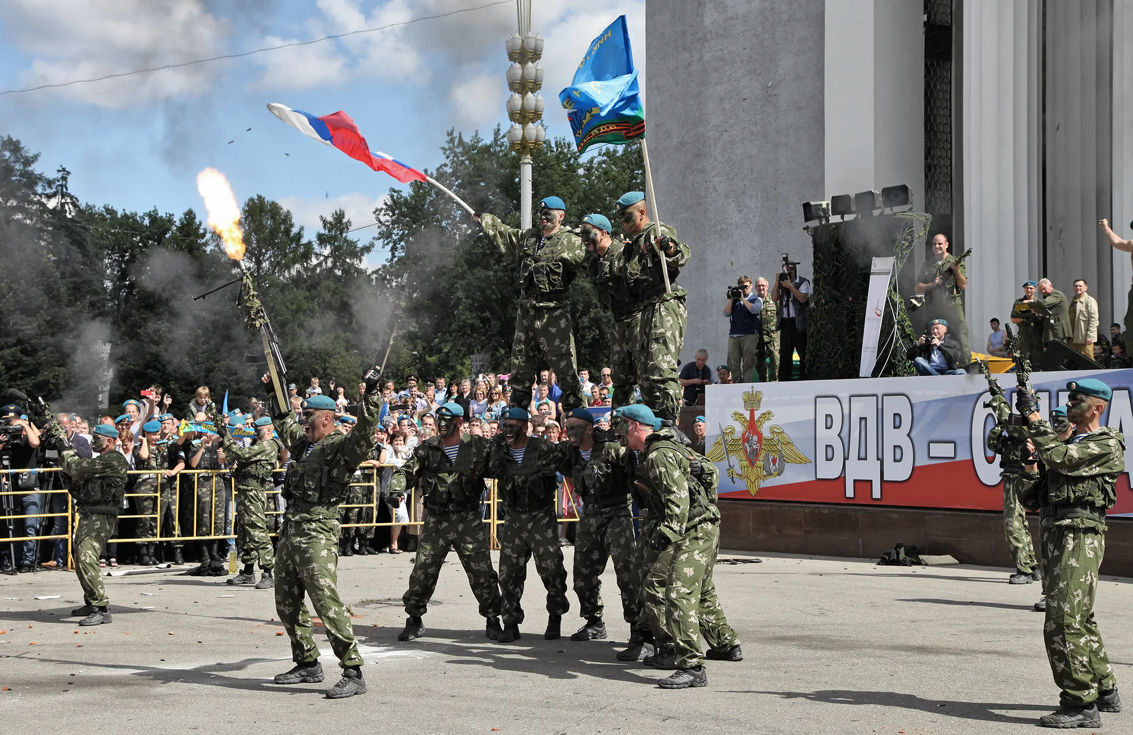 Video: A Russian paratrooper flew 600 meters without a parachute in honor of Airborne Forces Day and died