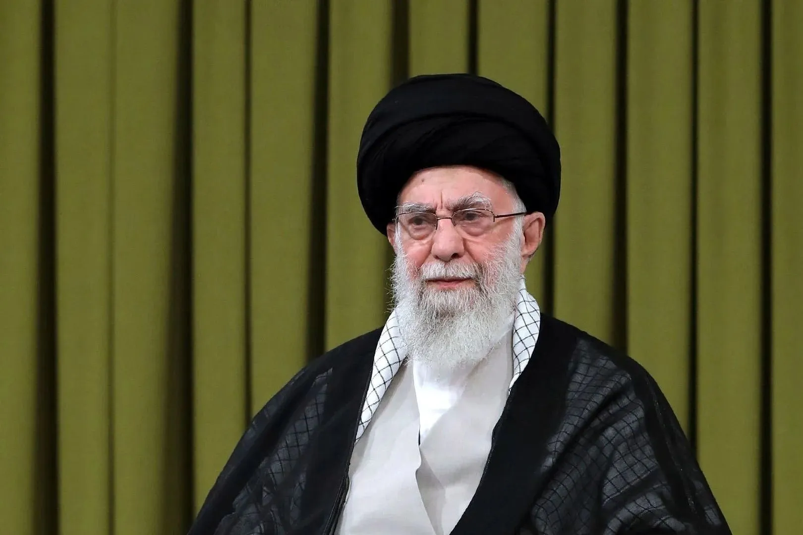 Ізраїль ліквідував Хаменеї завдяки стеженню через зламані вуличні камери в Тегерані, — FT