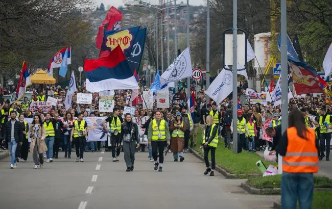 Сербські студенти протестують проти тиску влади на університети