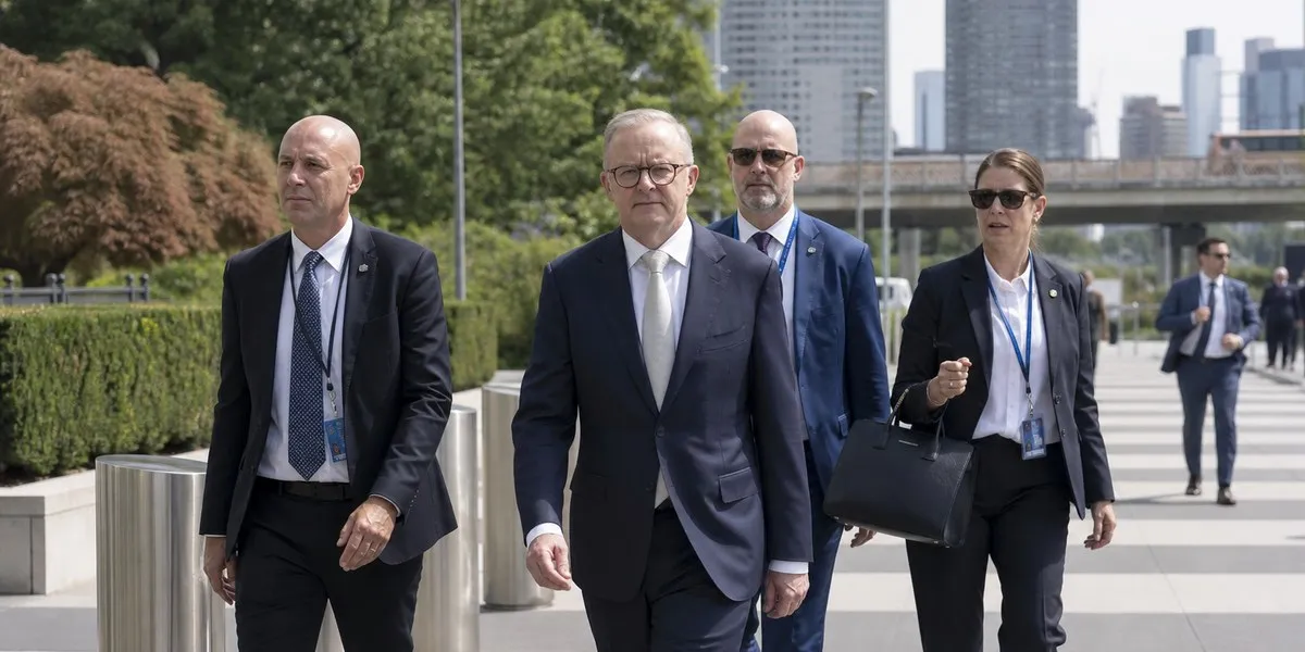 Premier Australii Albanese broni reform mediów społecznościowych — ABC News Australia