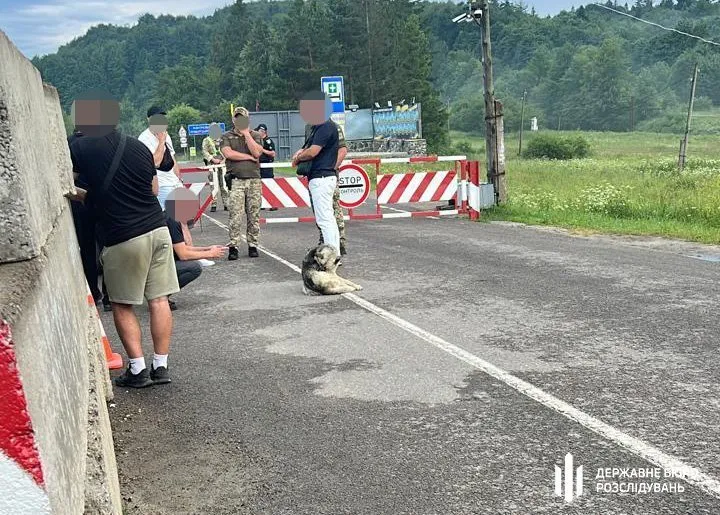 Затримано майора Нацгвардії за спробу переправити трьох дезертирів у Словаччину