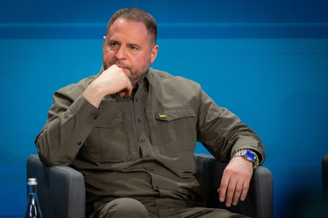 СБУ продовжує охороняти Андрія Єрмака після його звільнення, — Железняк