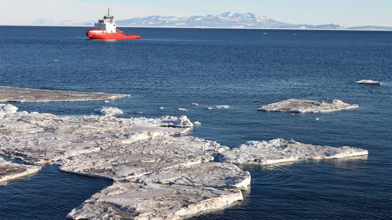 Putin's tanker was damaged during a voyage through the Arctic