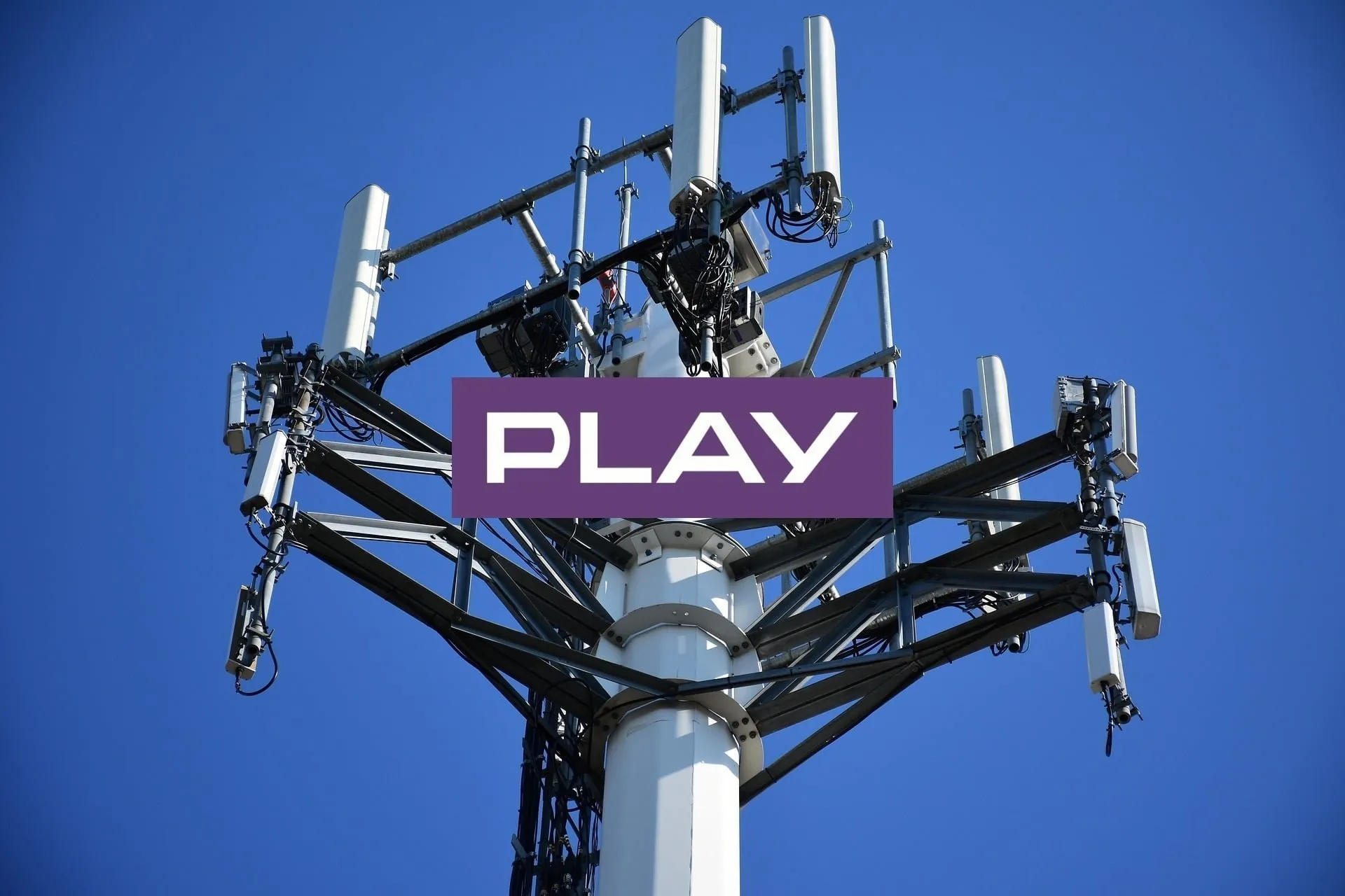 У польській мобільній мережі Play стався масштабний збій