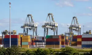 Макрон видит безопасность Европы подальше от США и поближе к РФ