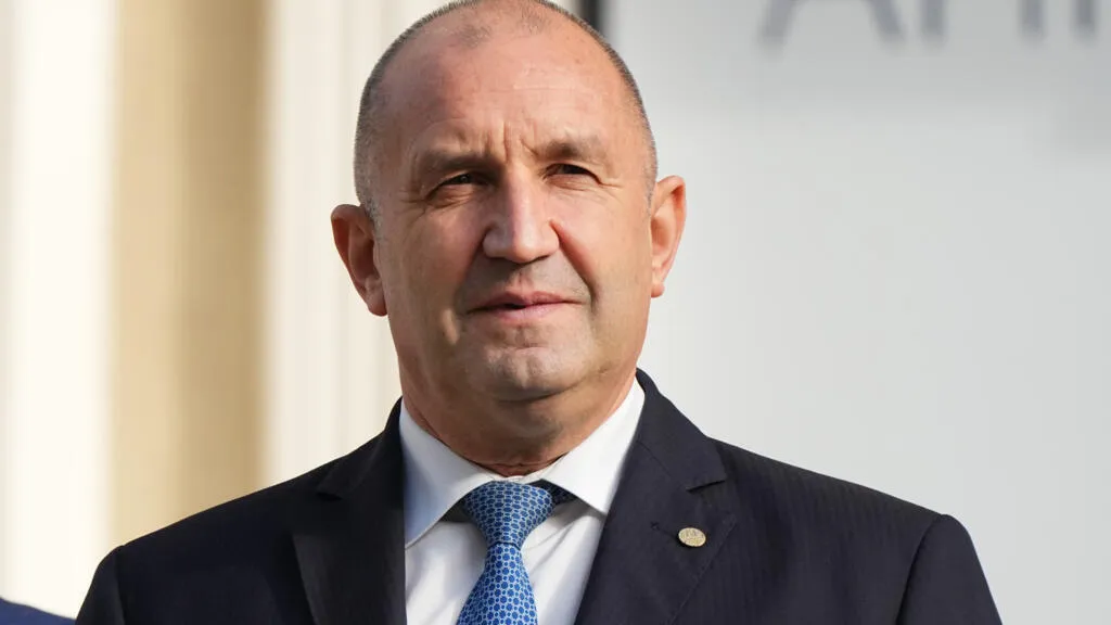 Болгарія вичерпала запаси зброї для України, але готова ремонтувати військову техніку, — Радев