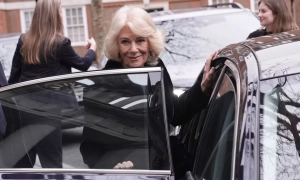 Королева Камілла не скасувала вихід у світ після арешту принца Ендрю