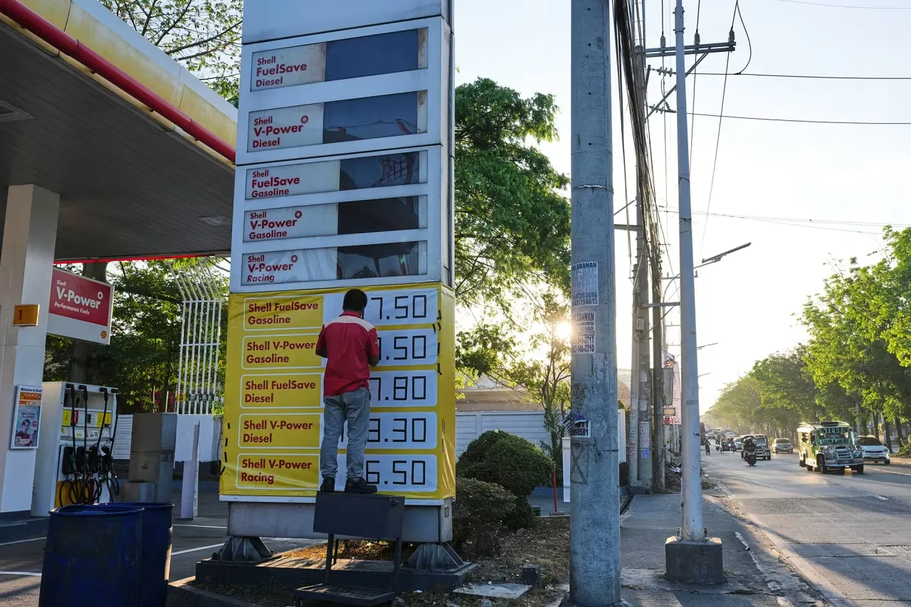 Цены на нефть растут, правительства разных стран вводят ограничения