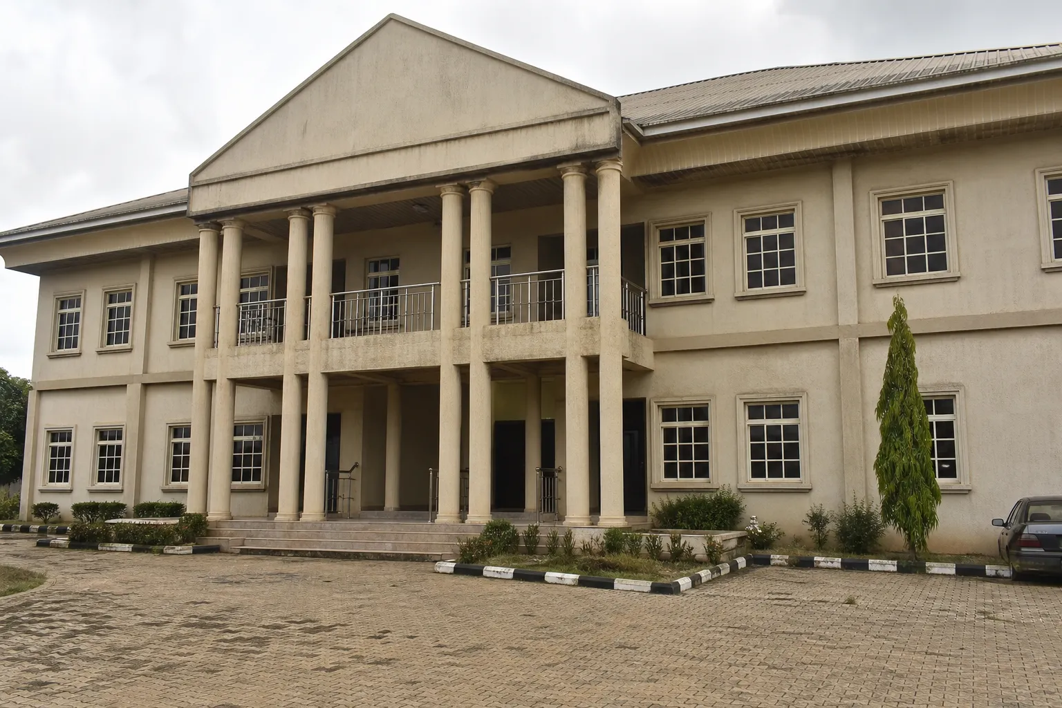 In Nigeria, APC withdraws petition against Governor Adeleke’s re-election