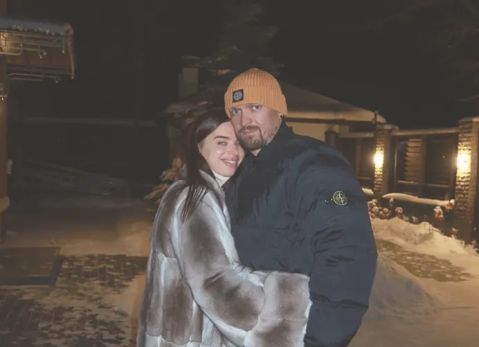 Дружина Усика опинилась в центрі скандалу через шубу з хутра шиншили в Буковелі