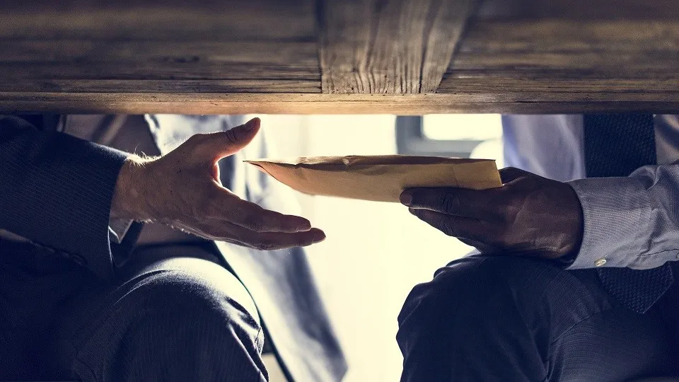 В Україні зростає корупція у бізнесі, але громадяни рідко повідомляють про правопорушення, — НАЗК