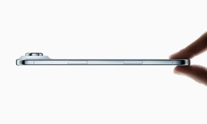 Tesla почала продавати в Канаді електромобілі китайського виробництва