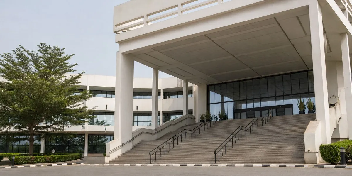 尼日利亚：阿拉班比起诉大学，指其涉嫌拒绝提供奥比的档案