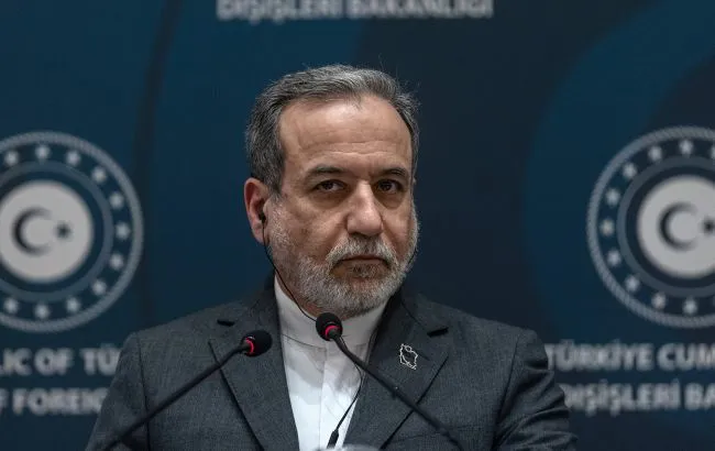 Іран підтвердив контакти зі США, але переговорів немає