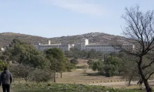 谢赫巴兹·谢里夫在白沙瓦主持安全会议——《黎明报》