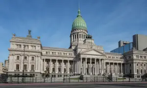 Stany Zjednoczone i Iran przepuściły przez zablokowaną cieśninę Ormuz jacht należący do właściciela Severstali