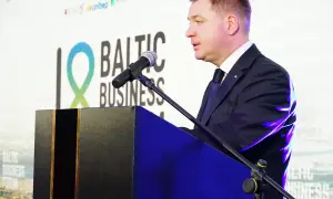 Трамп пожартував про можливість залишитися президентом ще на 8–9 років (відео)