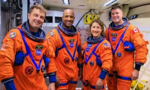 Зонд NASA прямує до Землі з ґрунтом астероїда Бенну