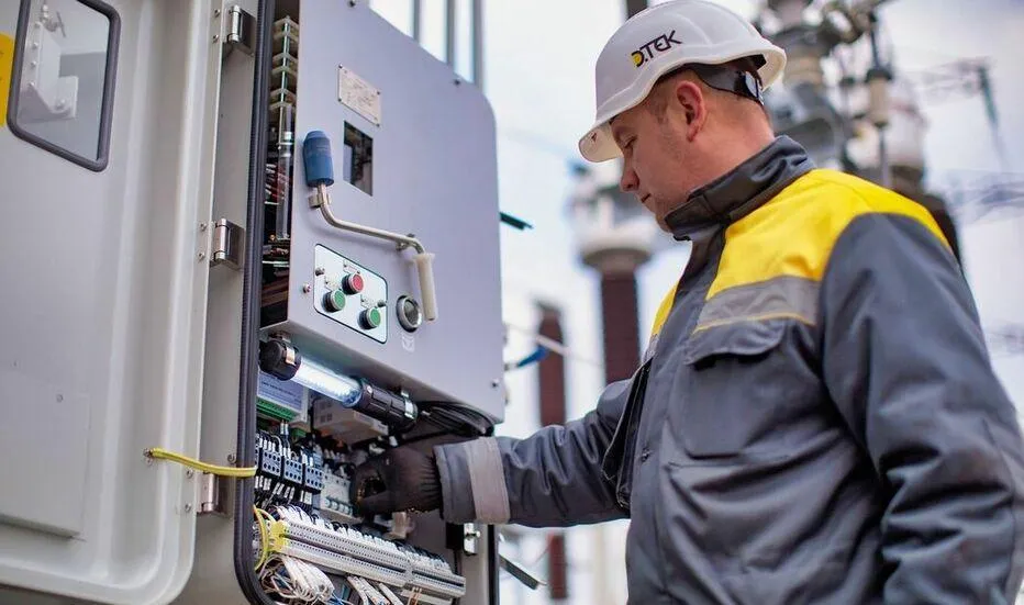 ДТЕК повернув світло мільйонам родин після атак ворога