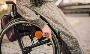 В Україні чоловіки шукають жінок з інвалідністю, щоб отримати над ними опіку