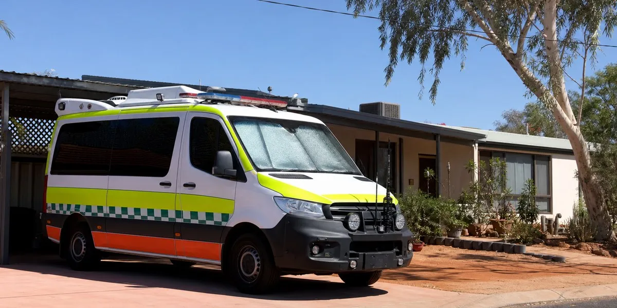 Australian paramedics may be allowed to carry pepper spray — ABC News Australia