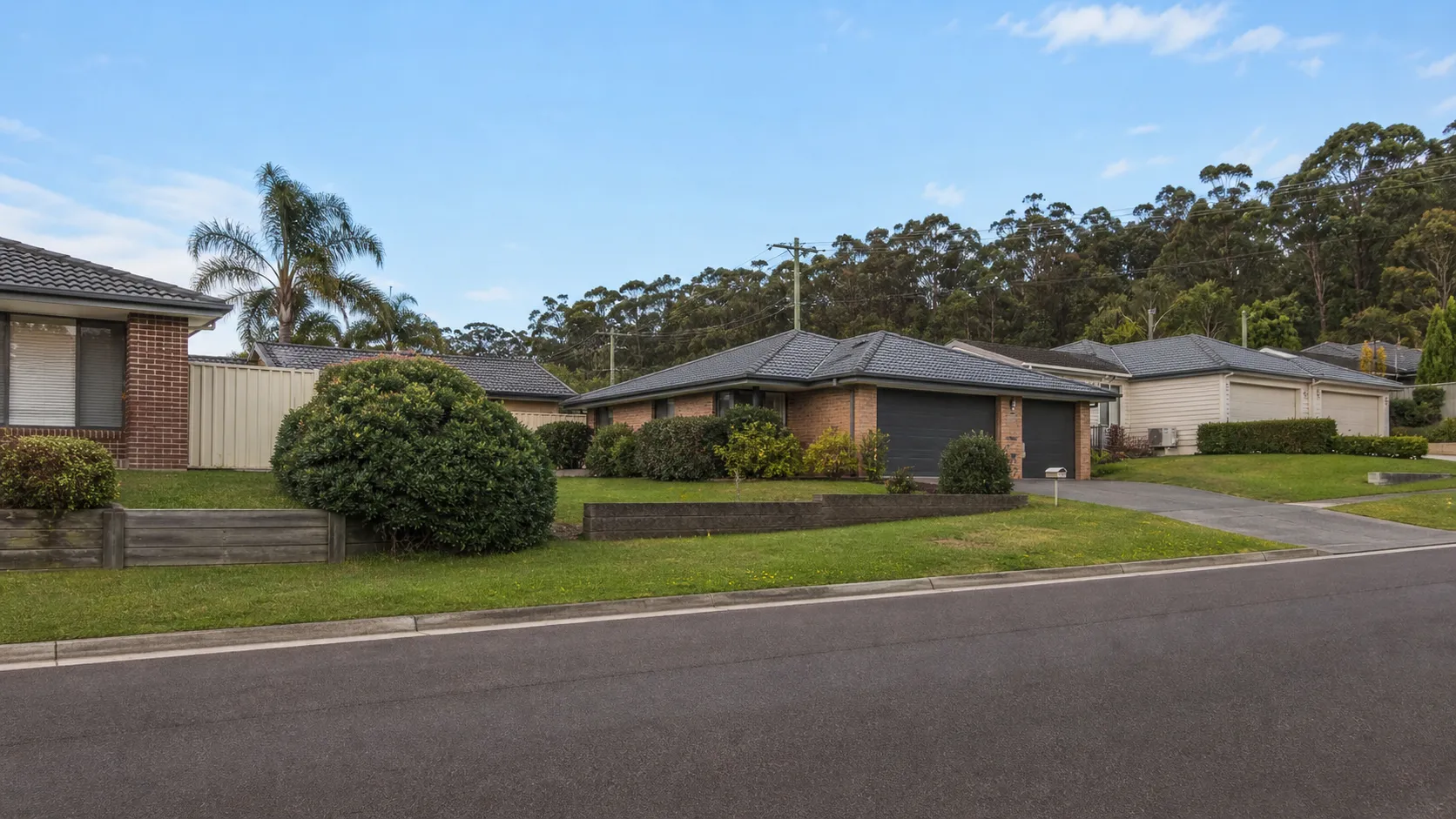 Police search for shooter after Berkeley Vale shooting in Australia