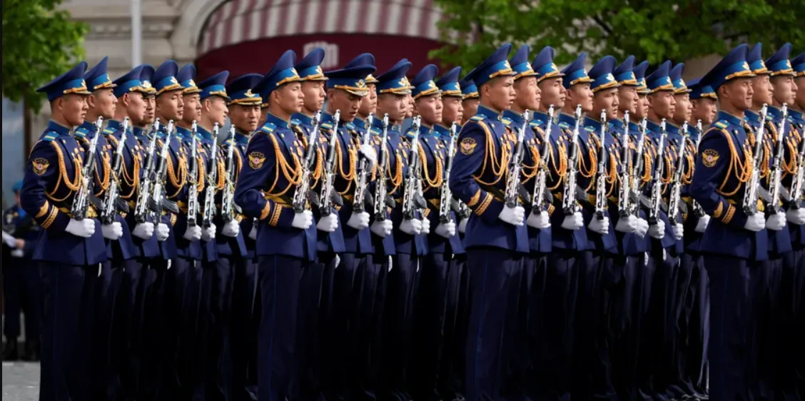 У параді в Москві вперше взяли участь військові КНДР