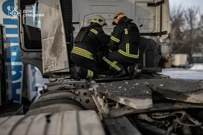 У Сумах БпЛА атакував АЗС, двоє цивільних постраждали