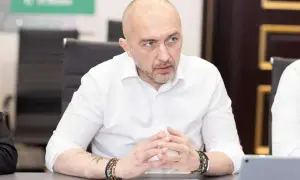 Подозреваемого в нападении на бойца «Азова» арестовали без права внесения залога 