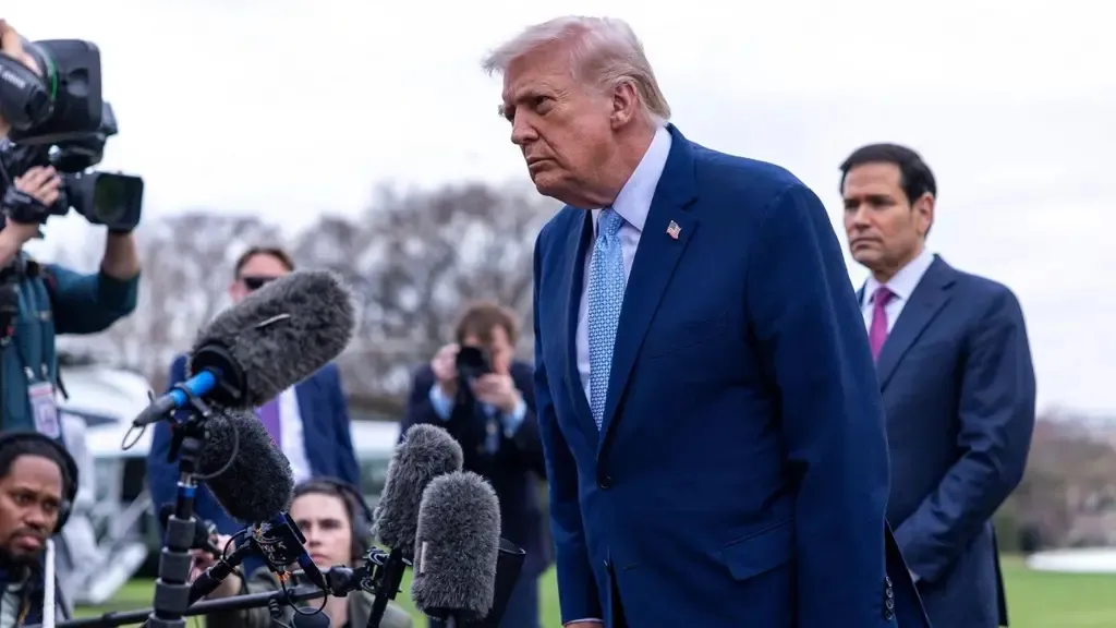 Переговори з Іраном змусили США відкласти удари