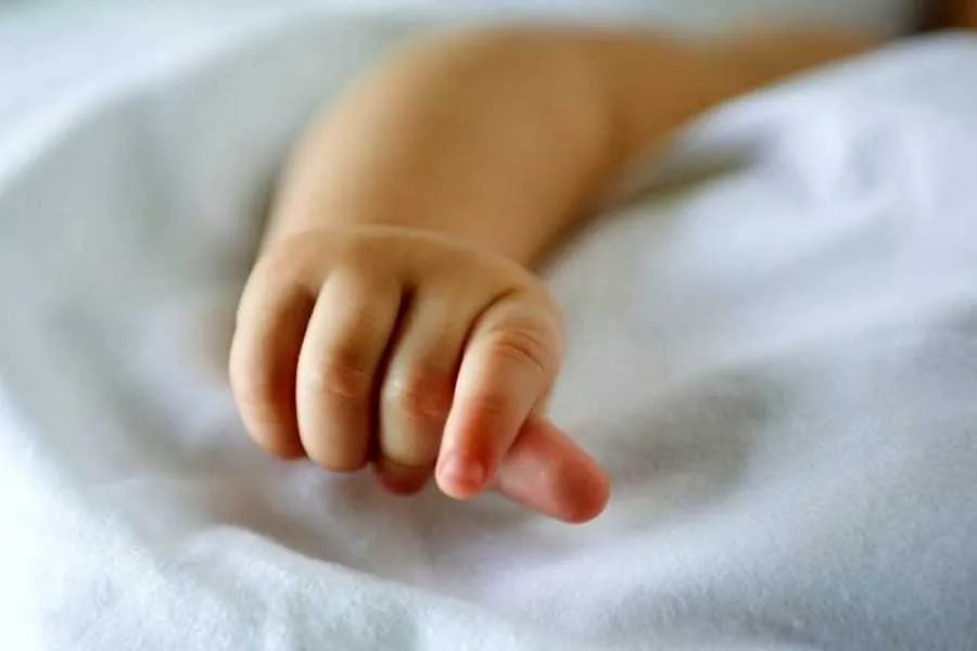 Відео: у Києві вперше побачив сина чоловік, який отримав 85% опіків під час атаки рф