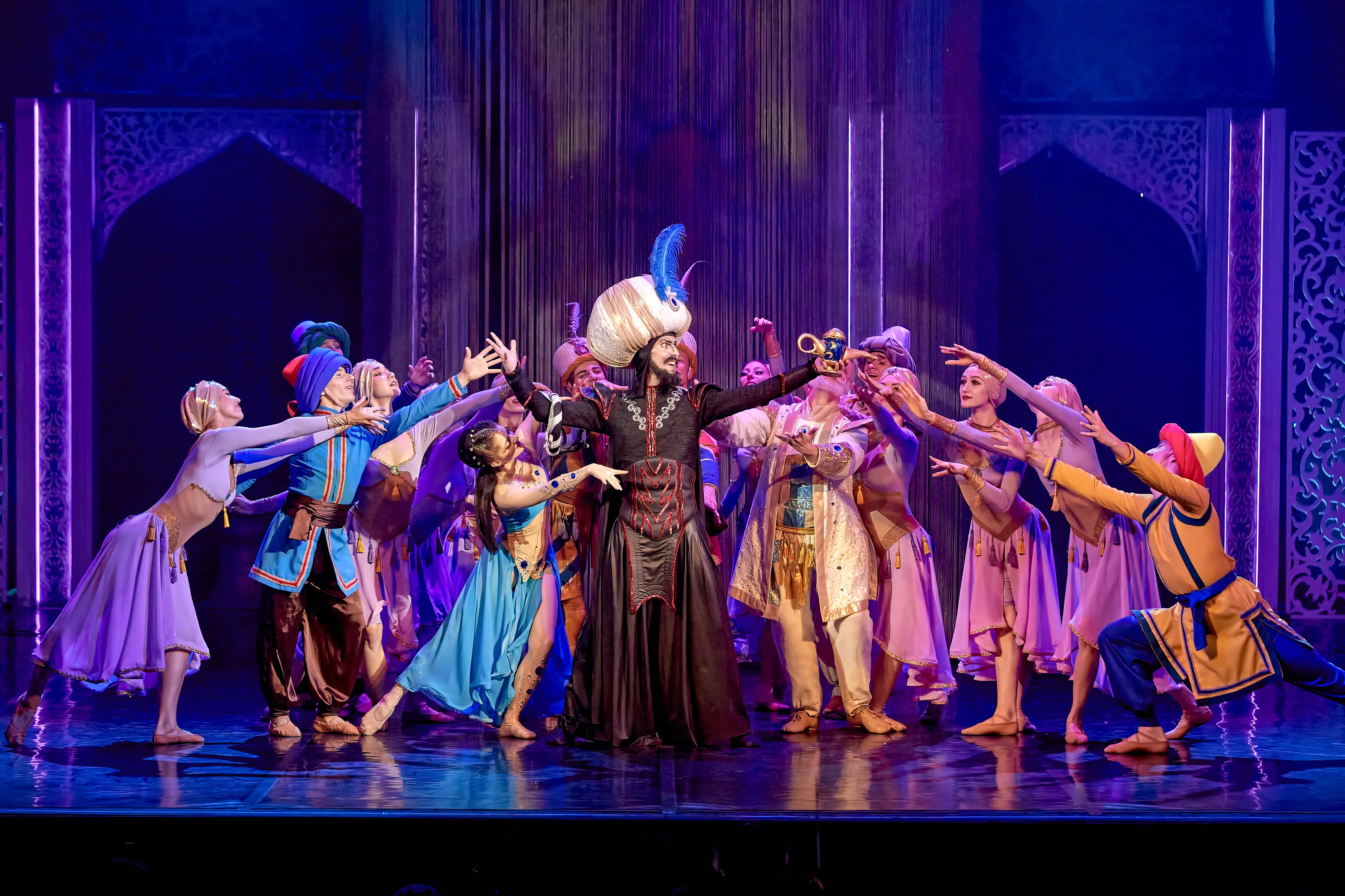 Репертуар Київської опери у квітні: класика, сучасні постановки, концерти та вистави для всієї родини