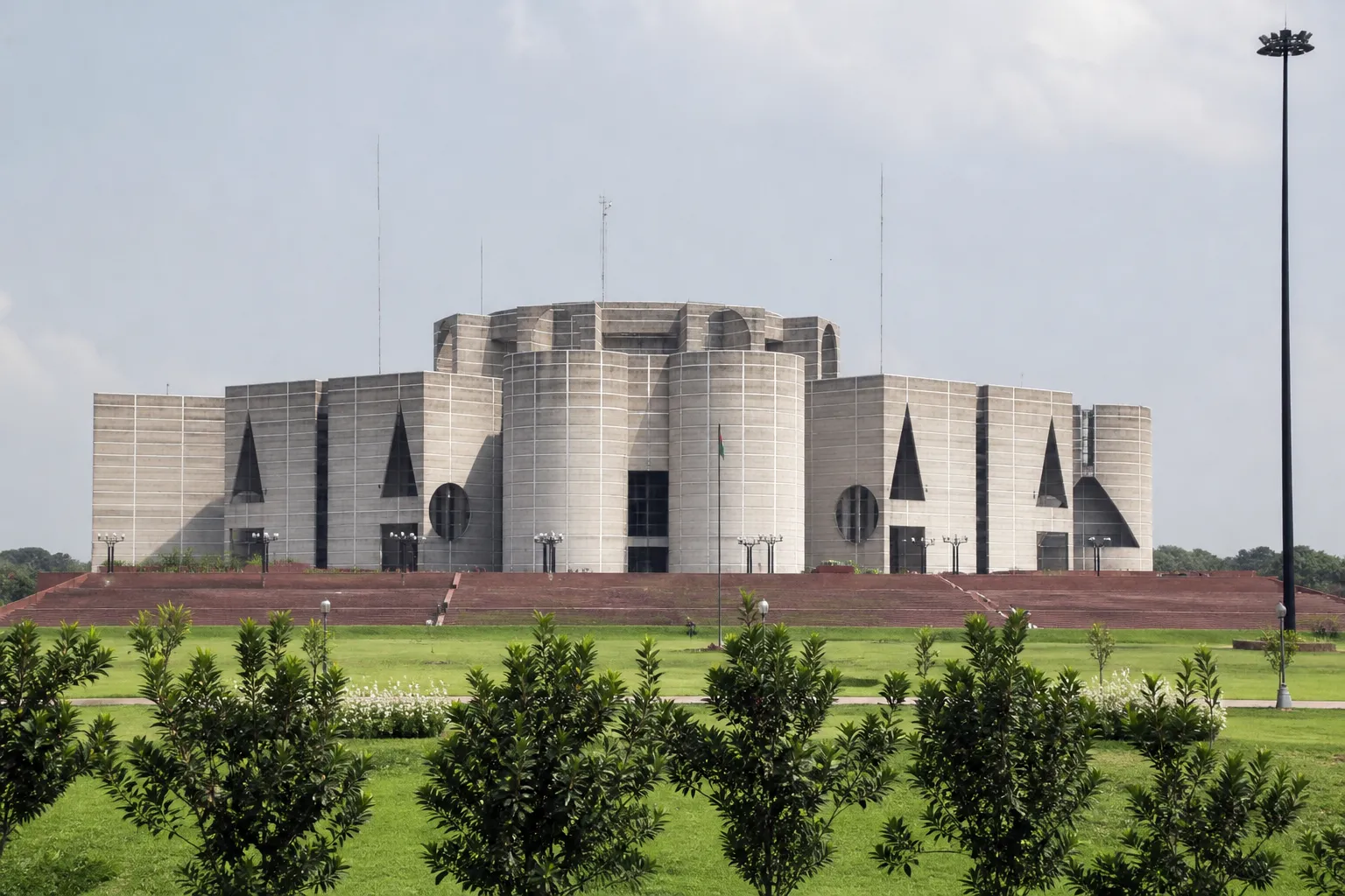 Parlament Bangladeszu przygotowuje się do wyboru Mirzy Fahruły Islama Alamgira na prezydenta