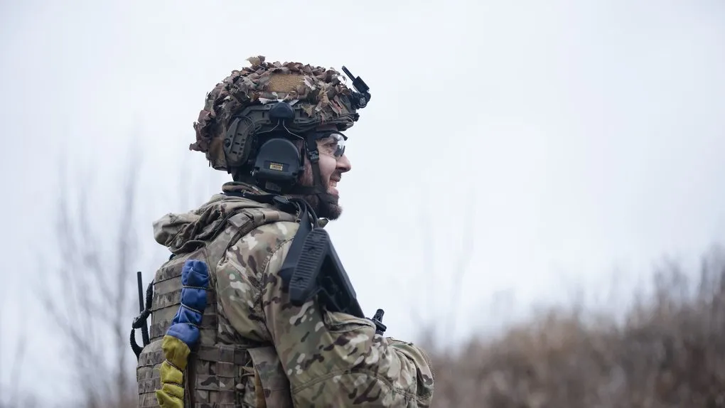 Відео: українські дрони вдарили по техніці РФ у тилу біля Донецька