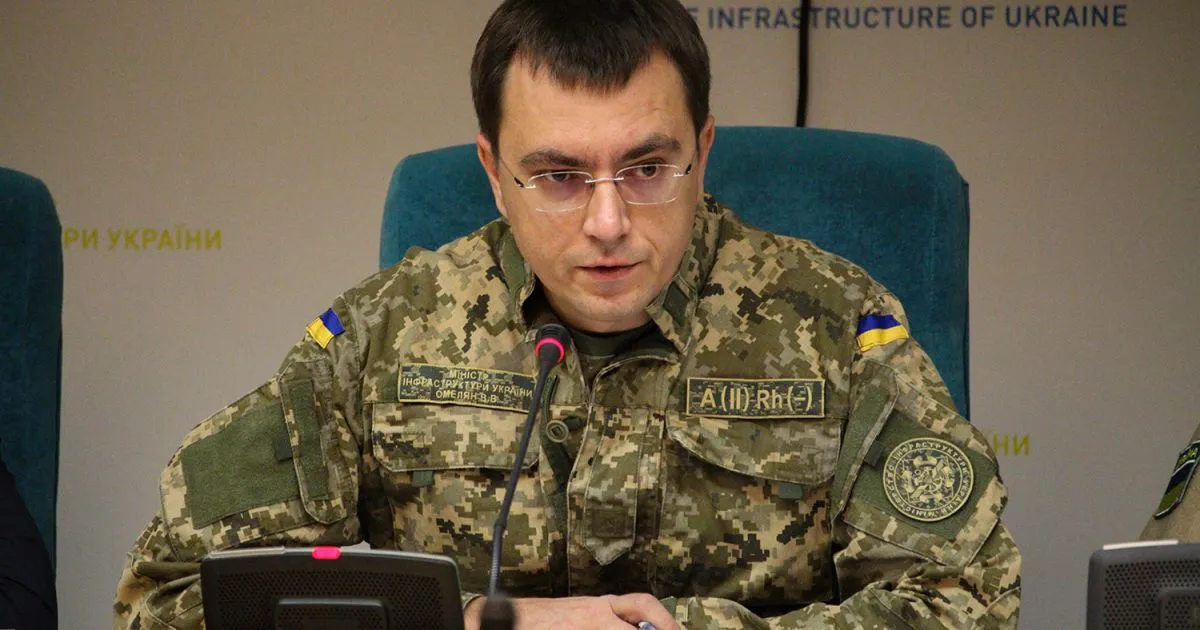 Бывшему министру Омеляну сообщили о подозрении в уклонении от военной службы