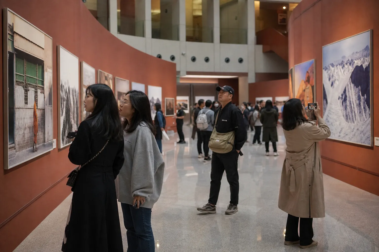 北京摄影周开幕，展出匈牙利摄影师作品